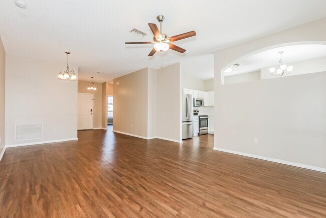 Building Photo - 327 Sand Ridge Dr