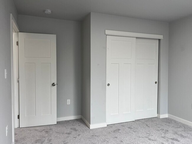 Building Photo - OWN962