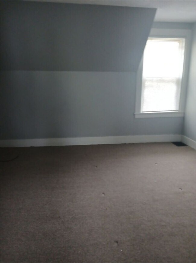 Building Photo - 1 Bedroom and 1 Bathroom