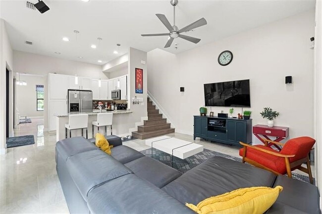 Building Photo - 8315 NW 38th St