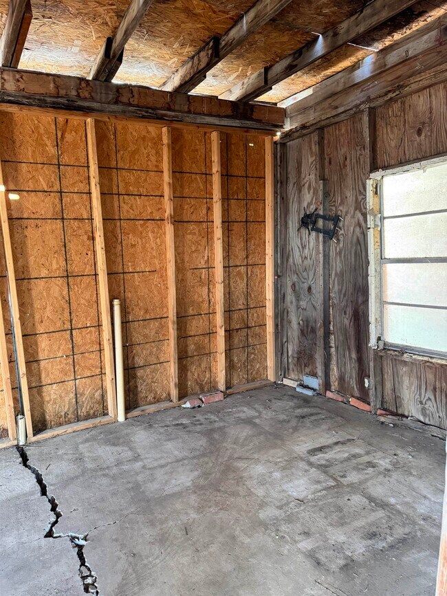 Building Photo - 3413 Pine St