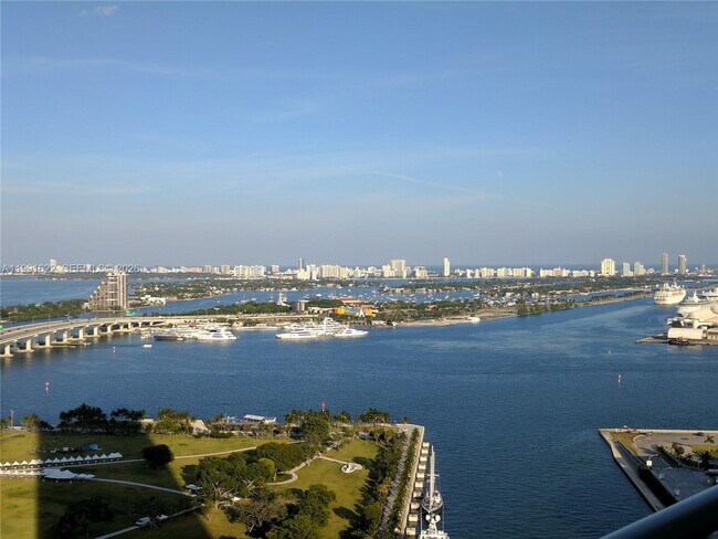 Building Photo - 888 Biscayne Blvd