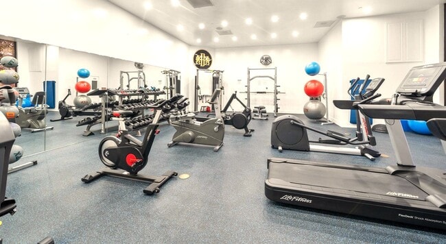 Building Photo - 3350 McCue Rd