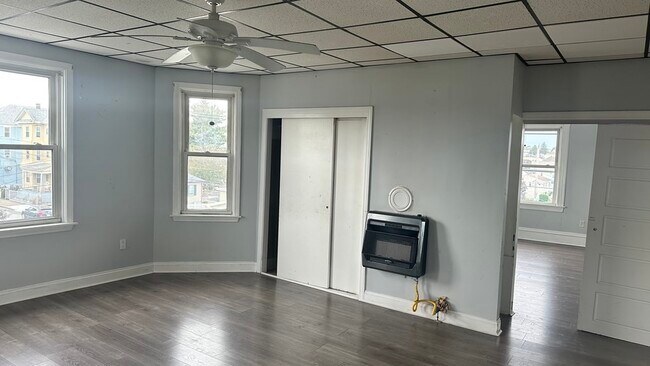 Building Photo - 190 Jefferson St