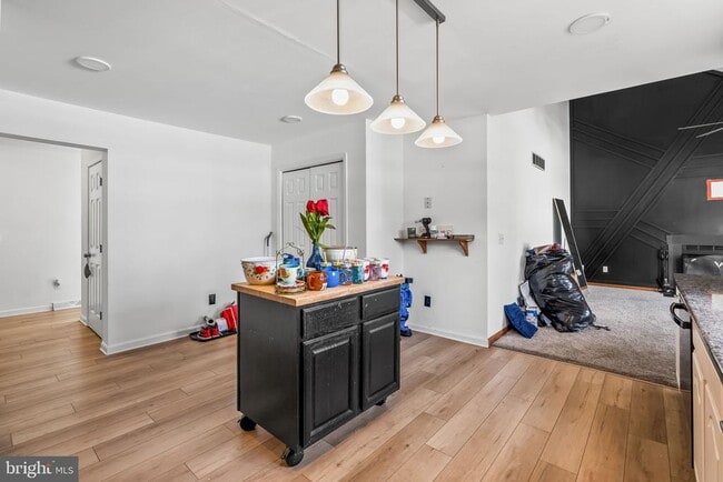 Building Photo - 938 Tamara Dr