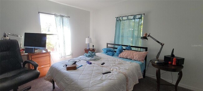 Building Photo - 416 W Howry Ave