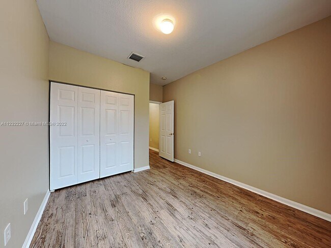Building Photo - 703 NW 170th Ter