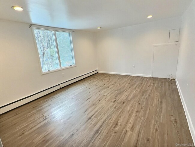 Building Photo - 4 Pilgrim Terrace