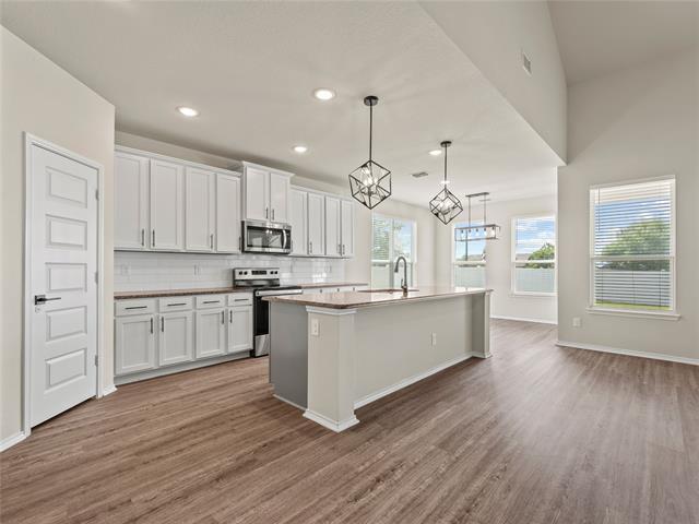 Building Photo - 8998 Delway Dr