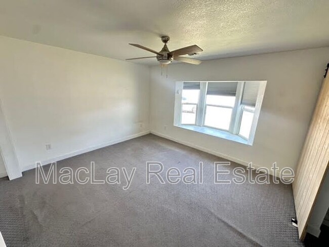 Building Photo - 1703 W Lane Ave
