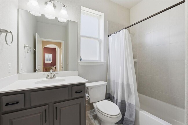 Building Photo - 5720 Baythorne Dr