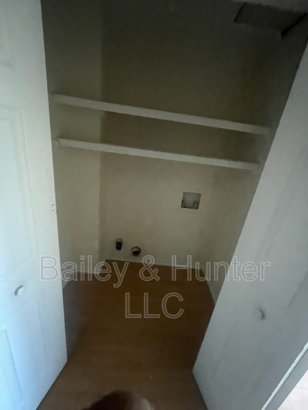 Building Photo - 6012 Regent Manor