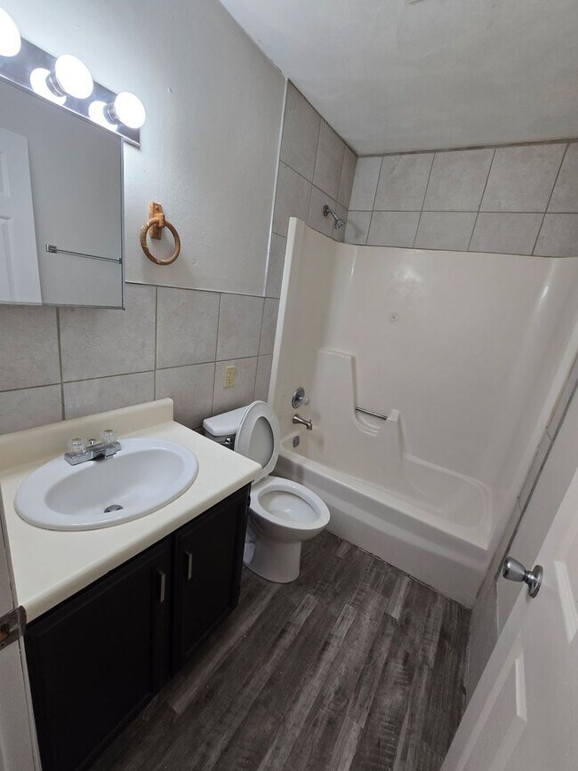 Building Photo - 5201 S Brooks Dr