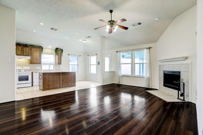 Building Photo - 7605 Waterlilly Ln