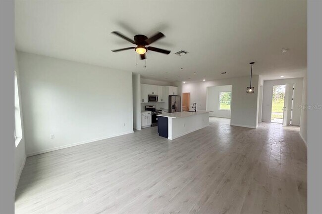 Building Photo - 46 Master Dr