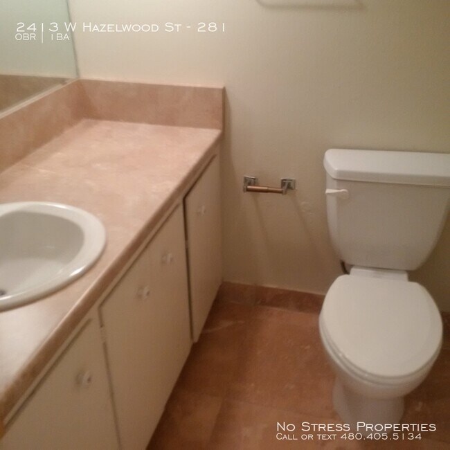 Building Photo - Studio off Camelback Rd & I17 Freeway!