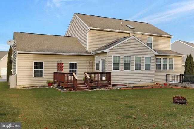 Building Photo - 515 Waterdale Dr