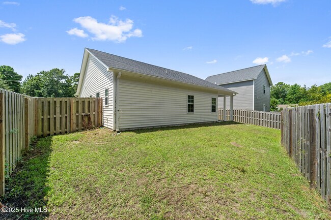 Building Photo - 428 Ridgeway Dr
