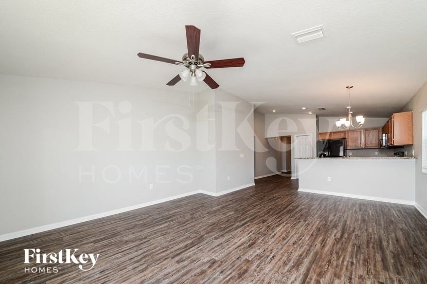 Building Photo - 2318 11th Ave E