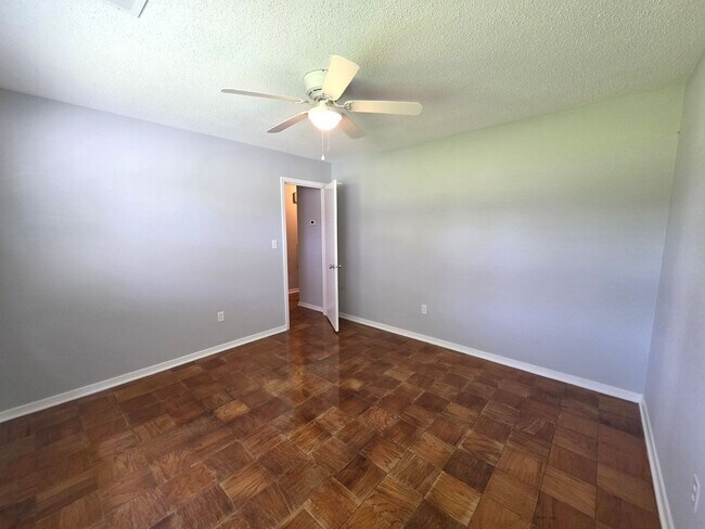 Building Photo - Newly Updated Home in Seagate Village