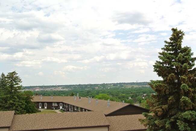 Building Photo - House- NW