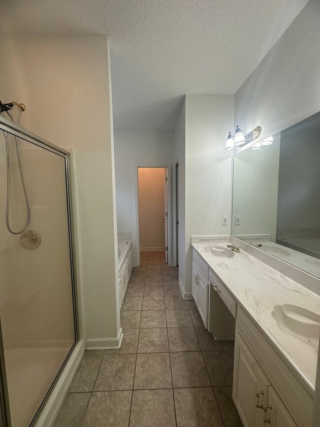 Building Photo - Tartan Pines Subdivision! Golf Course Comm...
