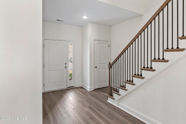 Building Photo - 1408 Hartley Ln