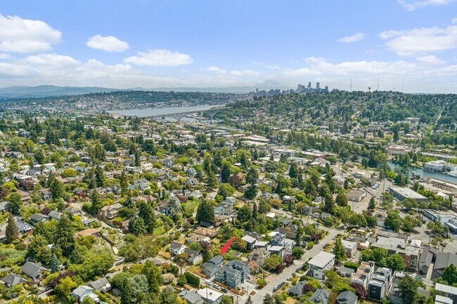 Building Photo - 4144 3rd Ave NW