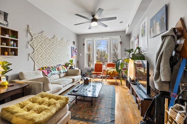 Building Photo - 2630 W Division St