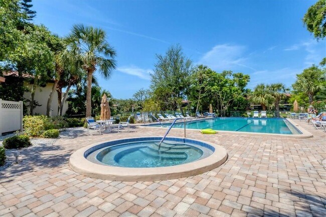 Building Photo - 6304 Pelican Dr