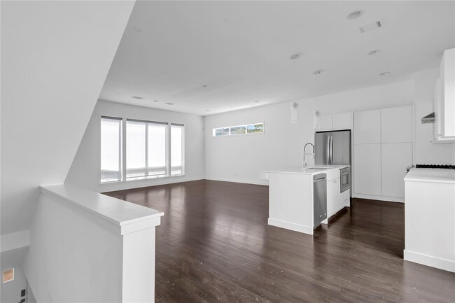 Building Photo - 4915 Flitwick Ct