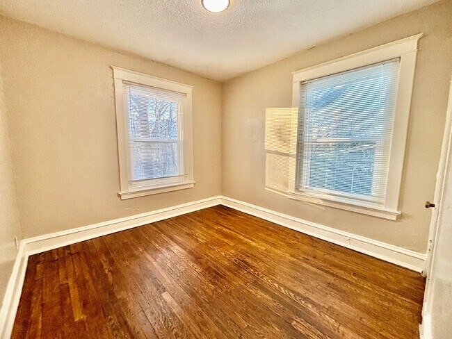 Building Photo - The Shelby