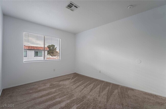 Building Photo - 1133 Willow Tree Dr