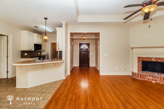 Building Photo - Cute 3 Bedroom Brick Home