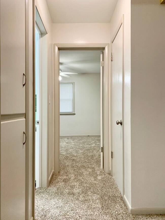 Building Photo - Two Bedroom Home in Northwest Grand Rapids