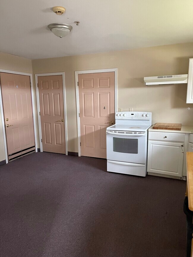 Building Photo - 6300 W Port Bay Rd