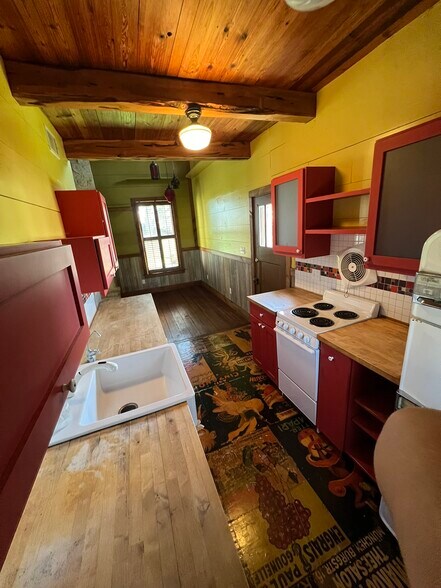 Building Photo - 813 W Bluebonnet Dr