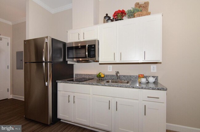 Primary Photo - 2222 Colts Neck Rd