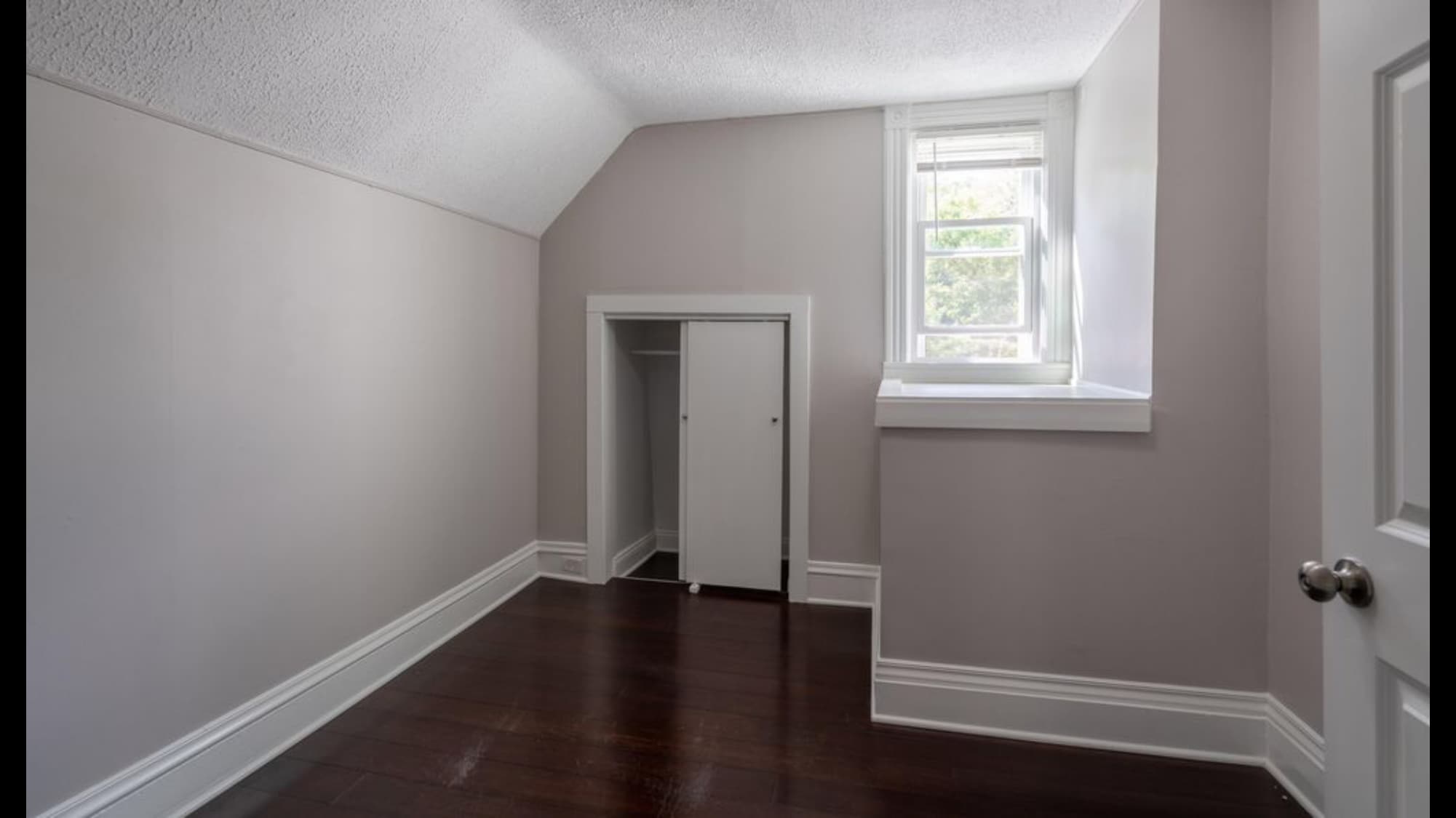 Building Photo - 857 Clancy Ave NE