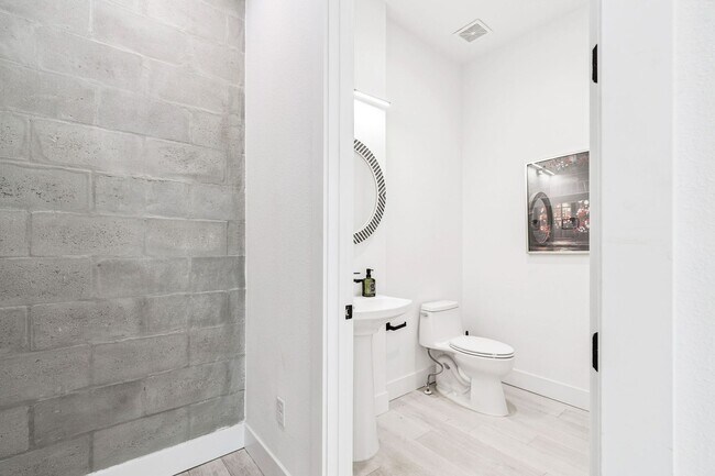 Building Photo - Modern Townhome For Lease in downtown St Pete and Warehouse Arts District