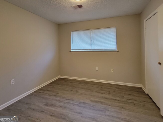 Building Photo - 422 GA Hwy 211