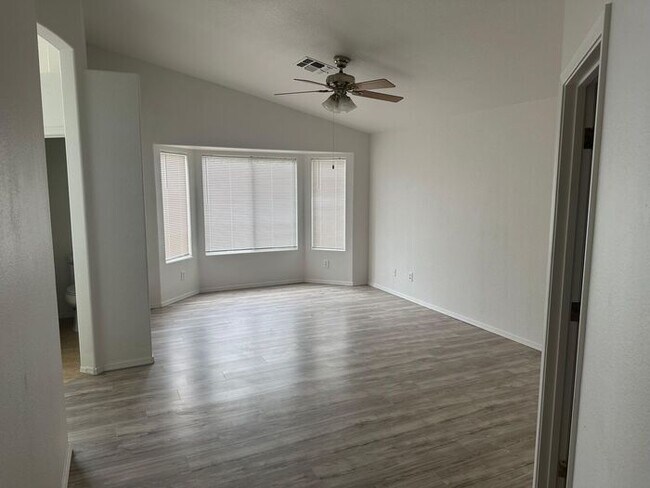 Building Photo - **Beautifully Updated 4-Bedroom Home in Pr...