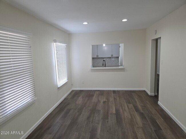 Building Photo - 143 S Olive