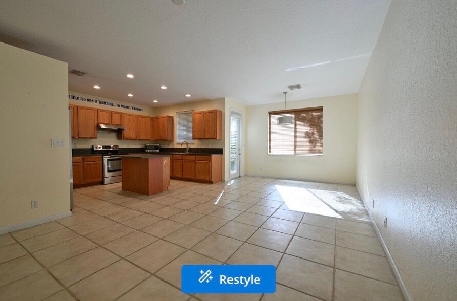 Building Photo - 2789 S Evergreen Cir