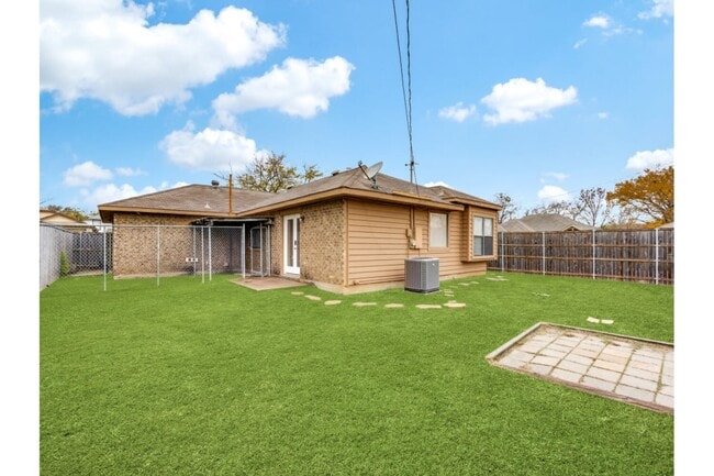 Building Photo - 6501 Topaz Dr