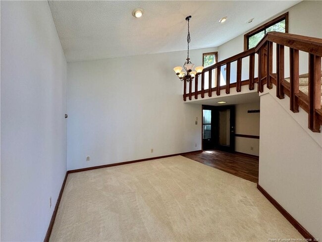 Building Photo - 679 Rosebud Ct