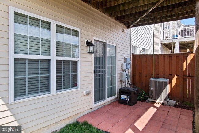Building Photo - 2613 Glenriver Way