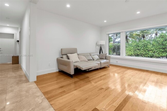 Building Photo - 415 Rovino Ave