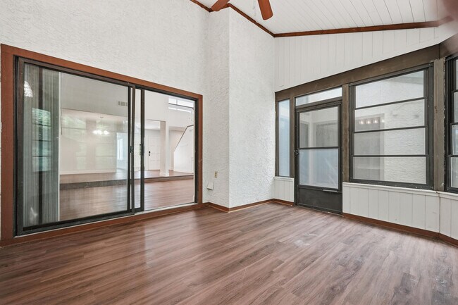 Building Photo - 114 Gleneagles Dr