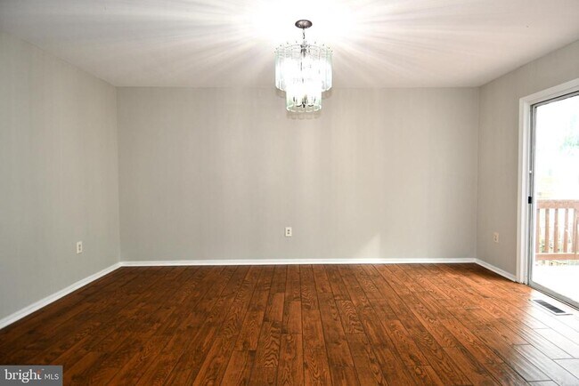 Building Photo - 13216 Country Ridge Dr